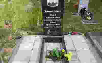 Голгофа на могилу из мансуровского гранита 543-4