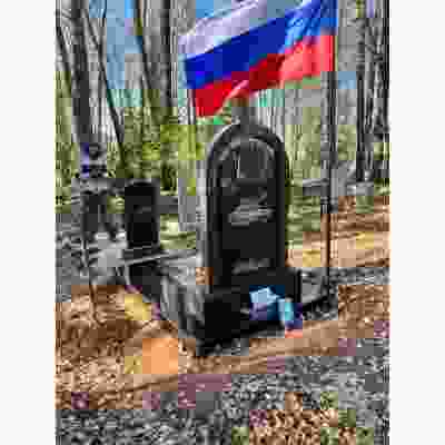 Вертикальный памятник из гранита №51