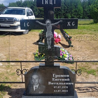 Установка вертикального гранитного памятника №503