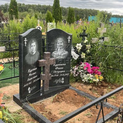 Установка памятника из гранита на двоих комбинированный 19-3